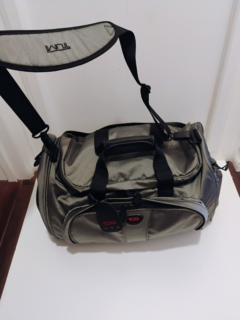 TUMI Gray All Weather Travel Duffel Gym Bag With Shoe Compartment Weekender